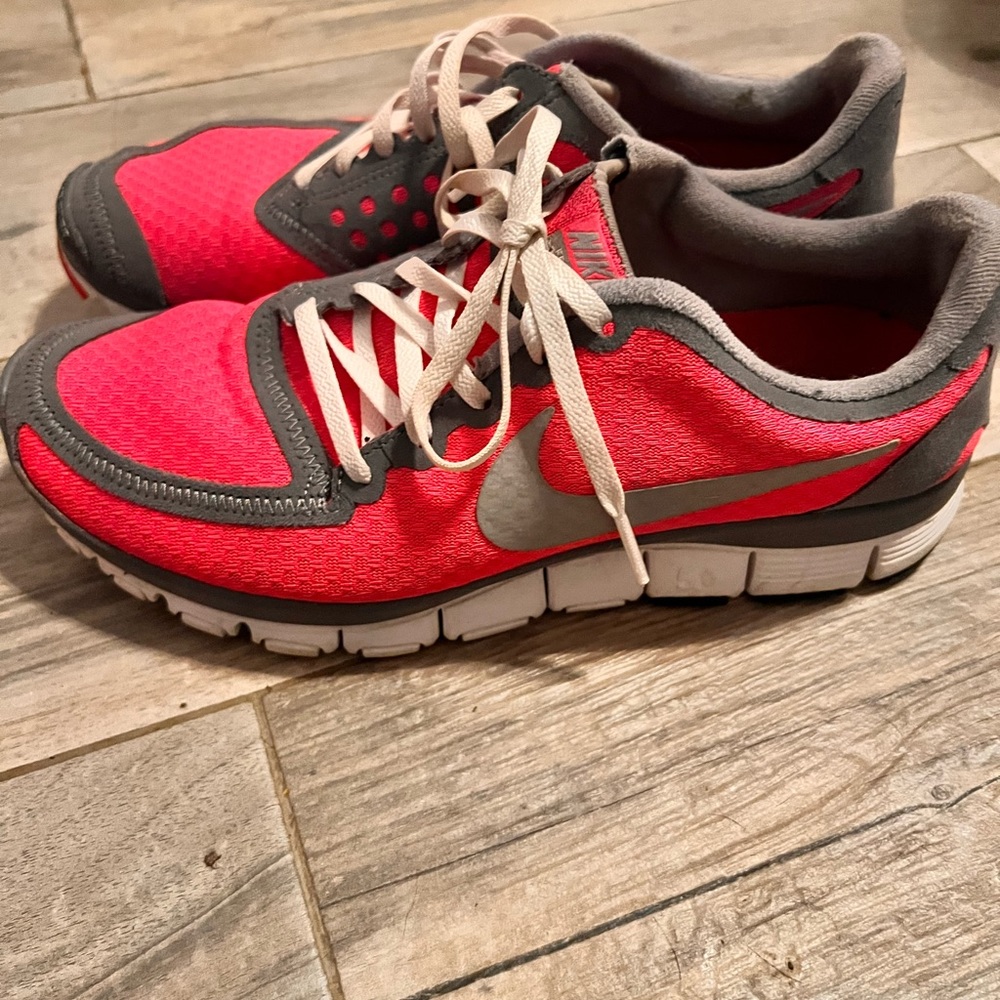 🌺🌺 Nike 🌺🌺 - Picture 2 of 5